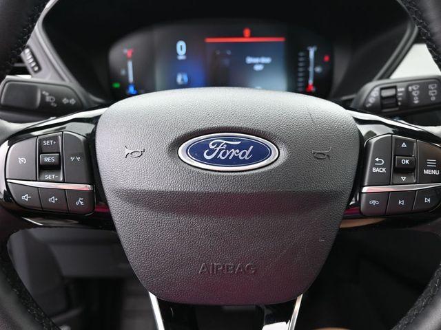 Photo of 2024 Oxford White Ford Escape