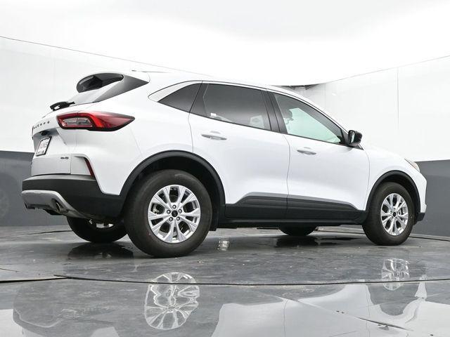 Photo of 2024 Oxford White Ford Escape