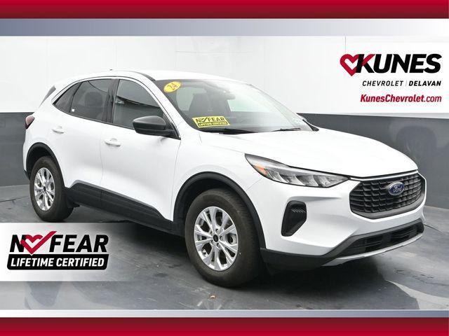 Photo of 2024 Oxford White Ford Escape