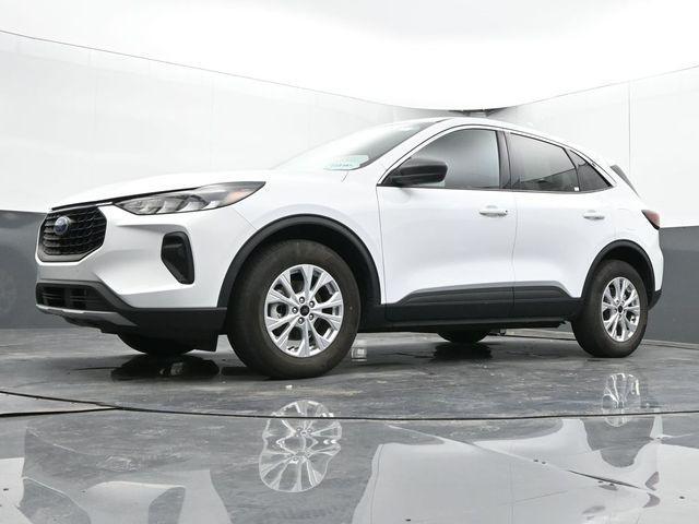 Photo of 2024 Oxford White Ford Escape