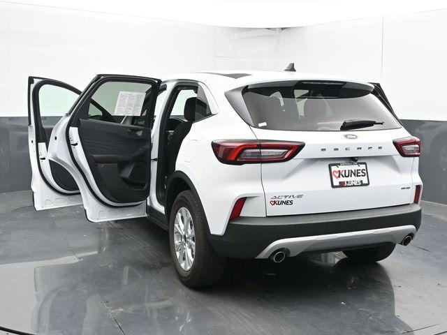 Photo of 2024 Oxford White Ford Escape