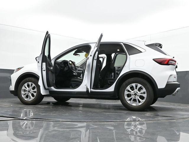 Photo of 2024 Oxford White Ford Escape