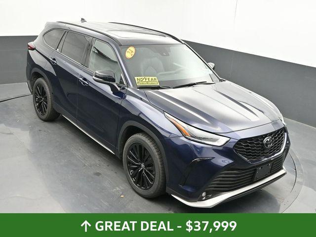 Photo of 2024 Blue Toyota Highlander