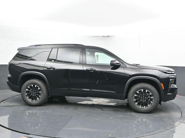 Photo of 2025 Mosaic Black Metallic Chevrolet Traverse