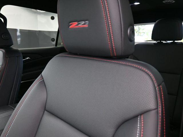 Photo of 2025 Mosaic Black Metallic Chevrolet Traverse