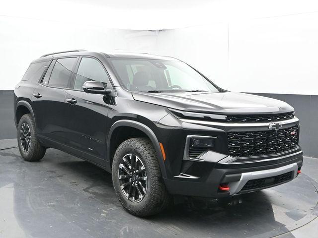 Photo of 2025 Mosaic Black Metallic Chevrolet Traverse