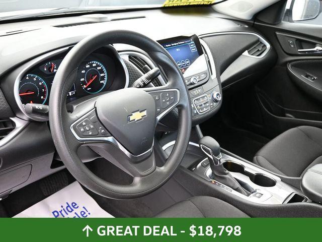 Photo of 2024 Summit White Chevrolet Malibu