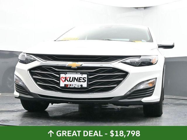 Photo of 2024 Summit White Chevrolet Malibu