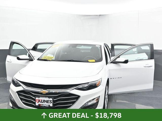 Photo of 2024 Summit White Chevrolet Malibu