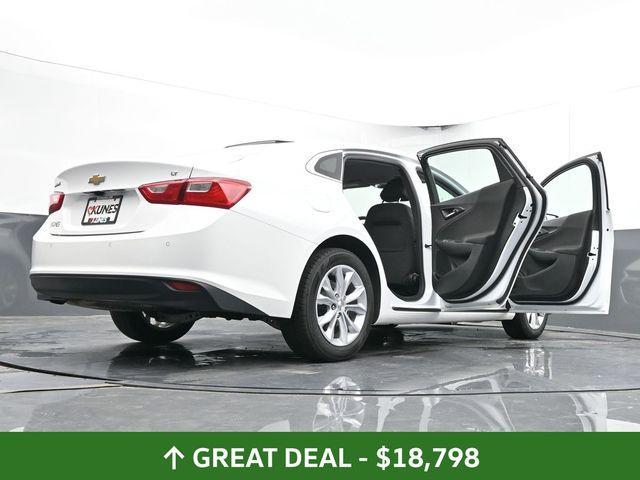 Photo of 2024 Summit White Chevrolet Malibu