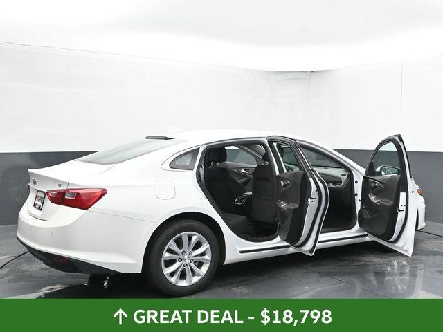Photo of 2024 Summit White Chevrolet Malibu