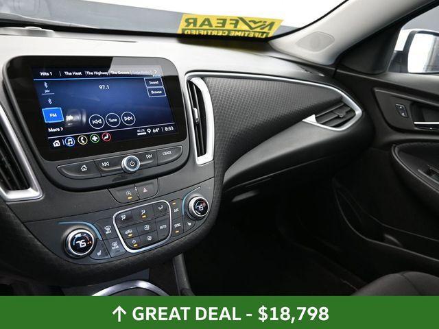 Photo of 2024 Summit White Chevrolet Malibu