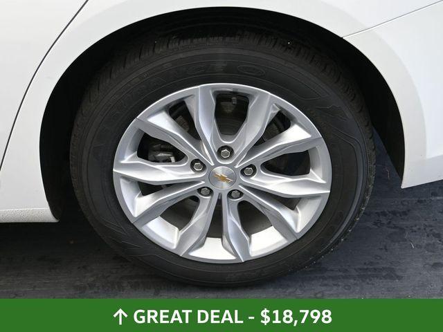 Photo of 2024 Summit White Chevrolet Malibu
