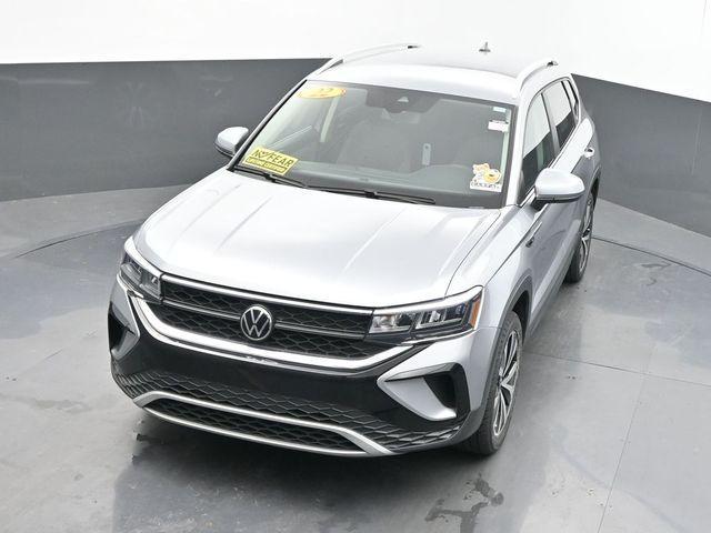 Photo of 2022 Pyrite Silver Metallic Volkswagen Taos