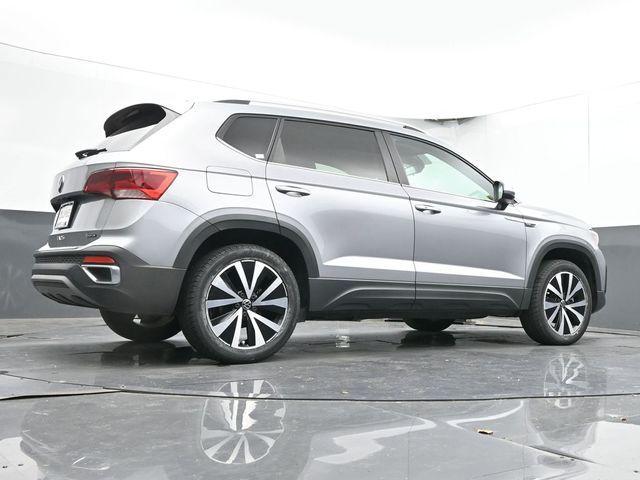 Photo of 2022 Pyrite Silver Metallic Volkswagen Taos