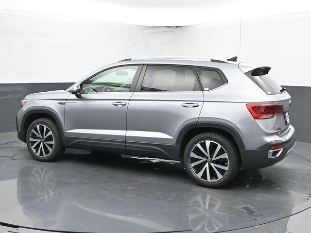 Photo of 2022 Pyrite Silver Metallic Volkswagen Taos