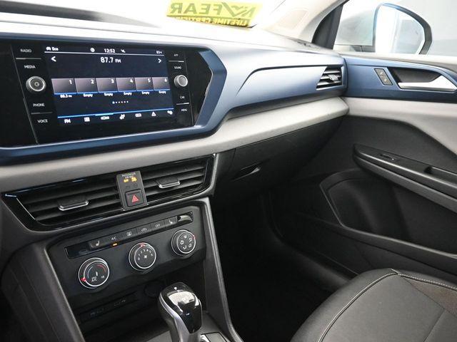 Photo of 2022 Pyrite Silver Metallic Volkswagen Taos