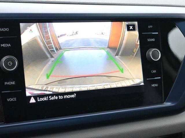 Photo of 2022 Pyrite Silver Metallic Volkswagen Taos