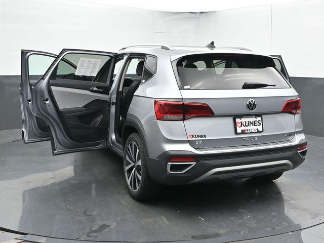 Photo of 2022 Pyrite Silver Metallic Volkswagen Taos
