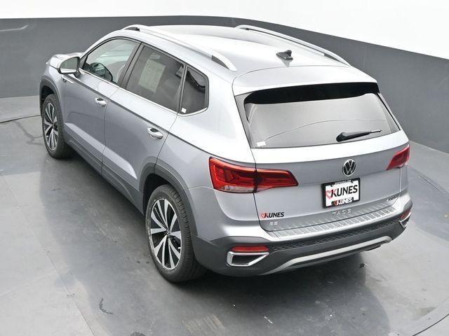 Photo of 2022 Pyrite Silver Metallic Volkswagen Taos