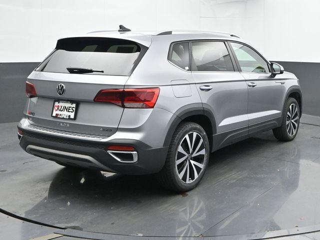 Photo of 2022 Pyrite Silver Metallic Volkswagen Taos