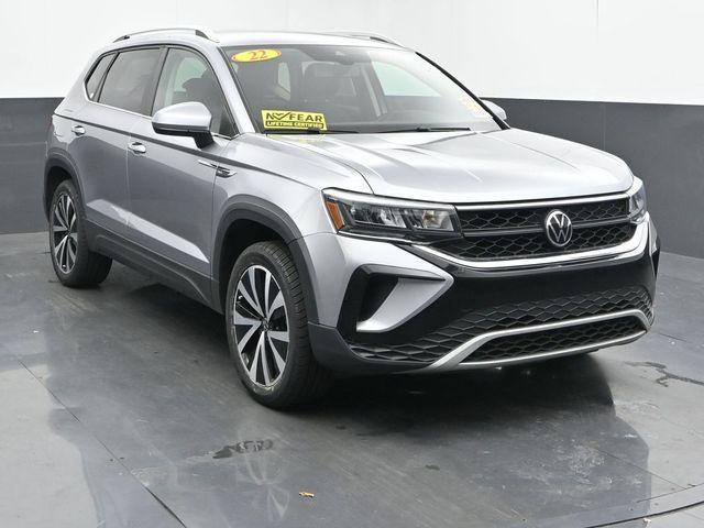 Photo of 2022 Pyrite Silver Metallic Volkswagen Taos