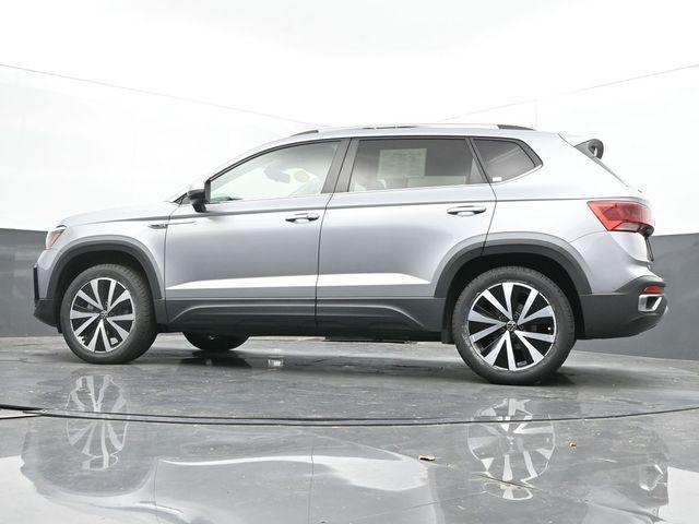 Photo of 2022 Pyrite Silver Metallic Volkswagen Taos