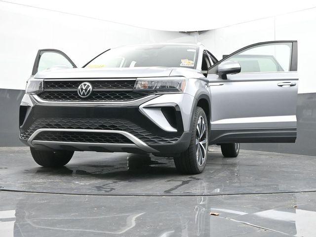 Photo of 2022 Pyrite Silver Metallic Volkswagen Taos