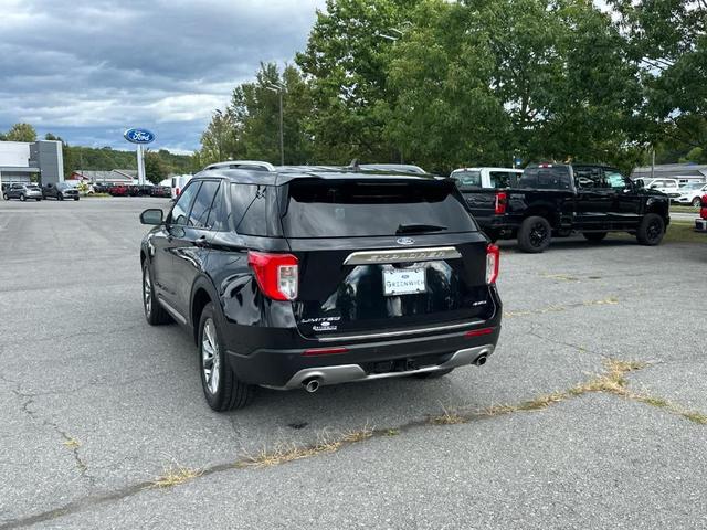 Photo of 2021 Agate Black Metallic Ford Explorer