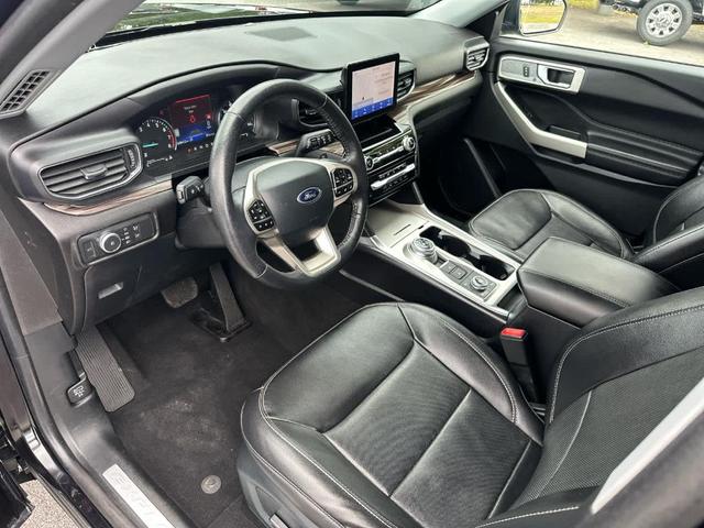 Photo of 2021 Agate Black Metallic Ford Explorer