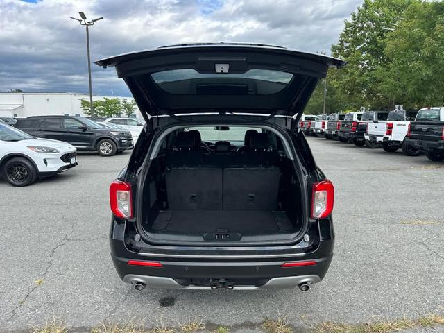 Photo of 2021 Agate Black Metallic Ford Explorer