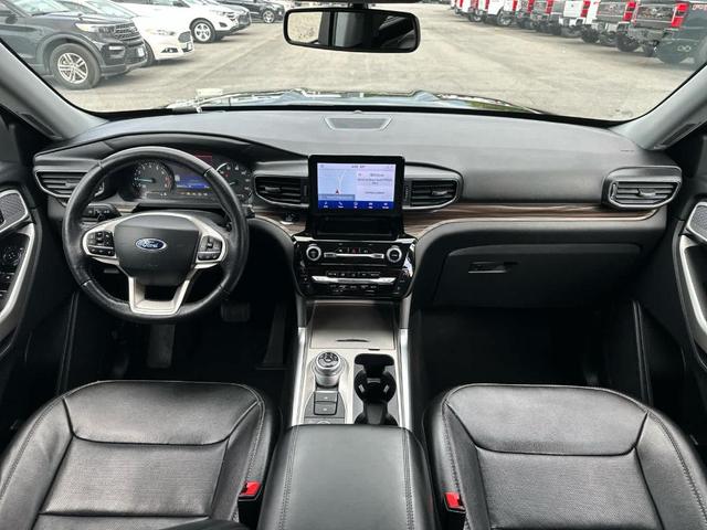 Photo of 2021 Agate Black Metallic Ford Explorer