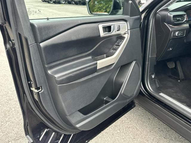 Photo of 2021 Agate Black Metallic Ford Explorer