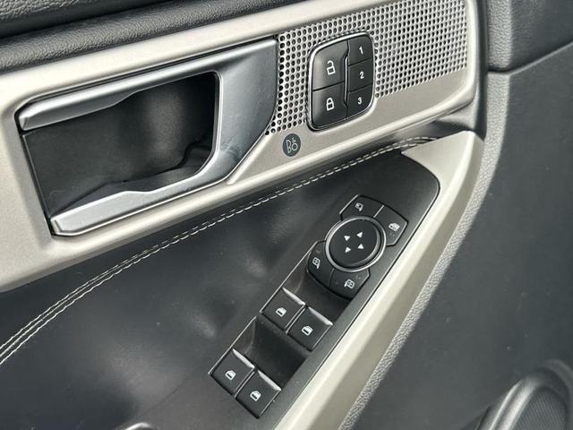 Photo of 2021 Agate Black Metallic Ford Explorer
