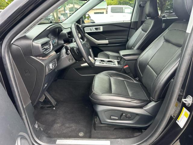 Photo of 2021 Agate Black Metallic Ford Explorer