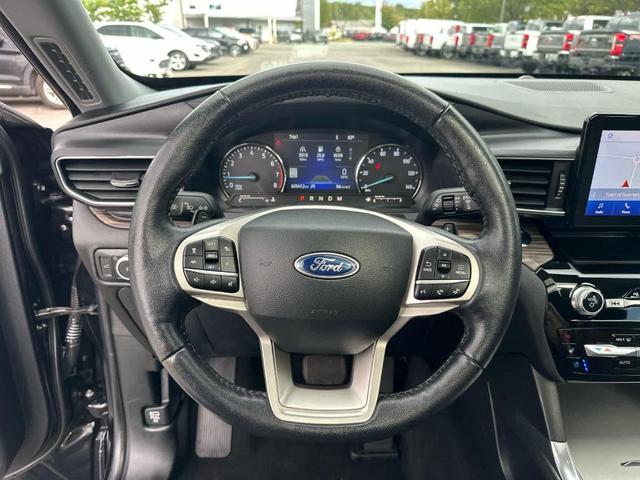 Photo of 2021 Agate Black Metallic Ford Explorer