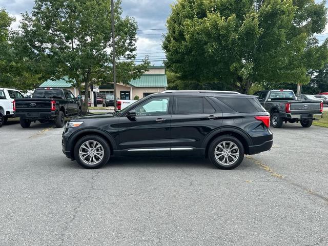 Photo of 2021 Agate Black Metallic Ford Explorer