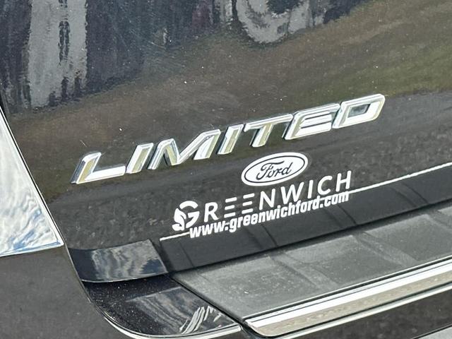 Photo of 2021 Agate Black Metallic Ford Explorer