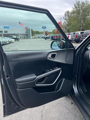 Photo of 2024 Gravity Gray Kia Soul