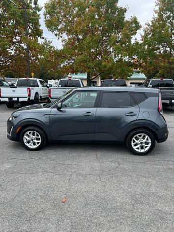 Photo of 2024 Gravity Gray Kia Soul