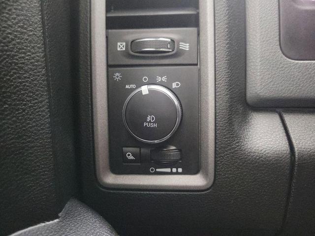 Photo of 2019 Bright Silver Metallic Clearcoat RAM 1500