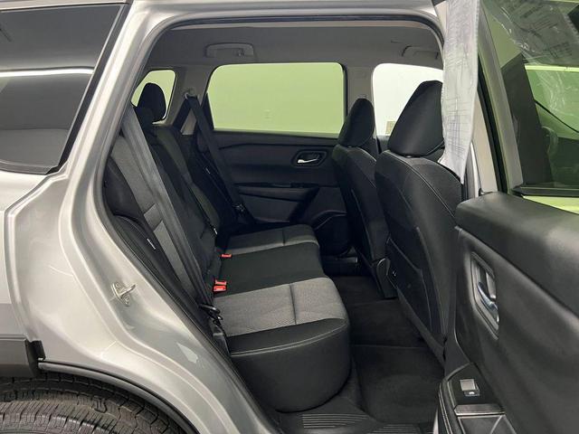 Photo of 2024 Brilliant Silver Metallic Nissan Rogue