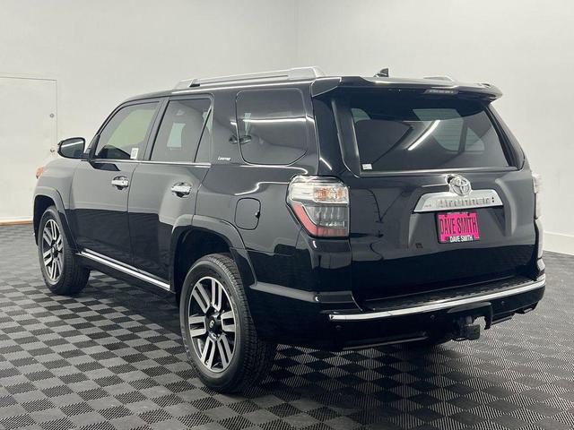 Photo of 2022 Midnight Black Metallic Toyota 4Runner