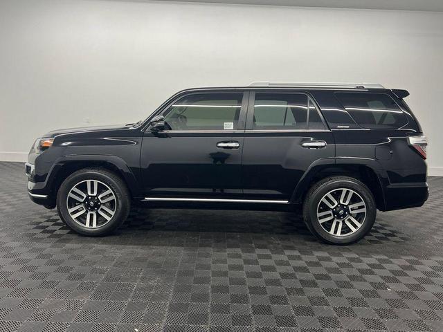 Photo of 2022 Midnight Black Metallic Toyota 4Runner