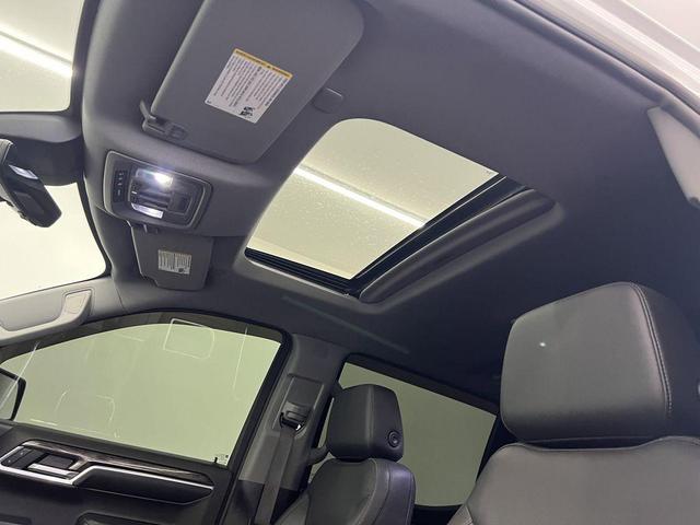 Photo of 2022 Summit White Chevrolet Silverado 1500