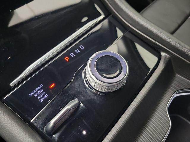 Photo of 2023 Bright White Clearcoat Jeep Grand Cherokee