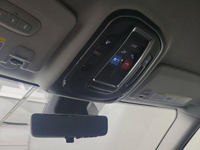 Photo of 2023 Bright White Clearcoat Jeep Grand Cherokee