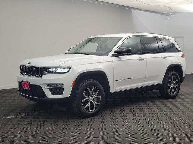 Photo of 2023 Bright White Clearcoat Jeep Grand Cherokee