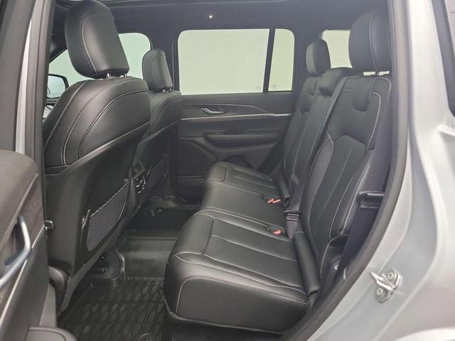 Photo of 2025 Silver Zynith Jeep Grand Cherokee