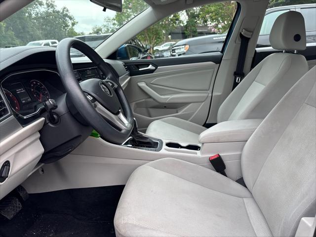 Photo of 2020 Blue Silk Metallic Volkswagen Jetta